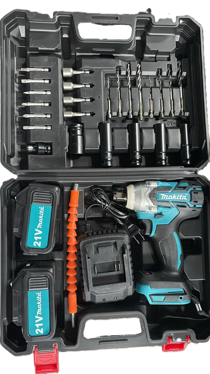 Kit Makita: Taladro de Impacto + 26 accesorios + 2 baterías.
