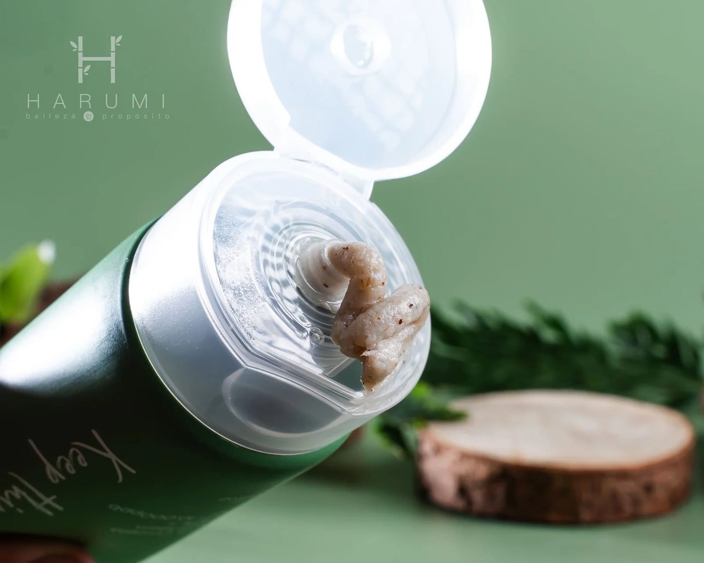 Espuma limpiadora profunda de poros con quercetinol y hojas de corazón de Anua